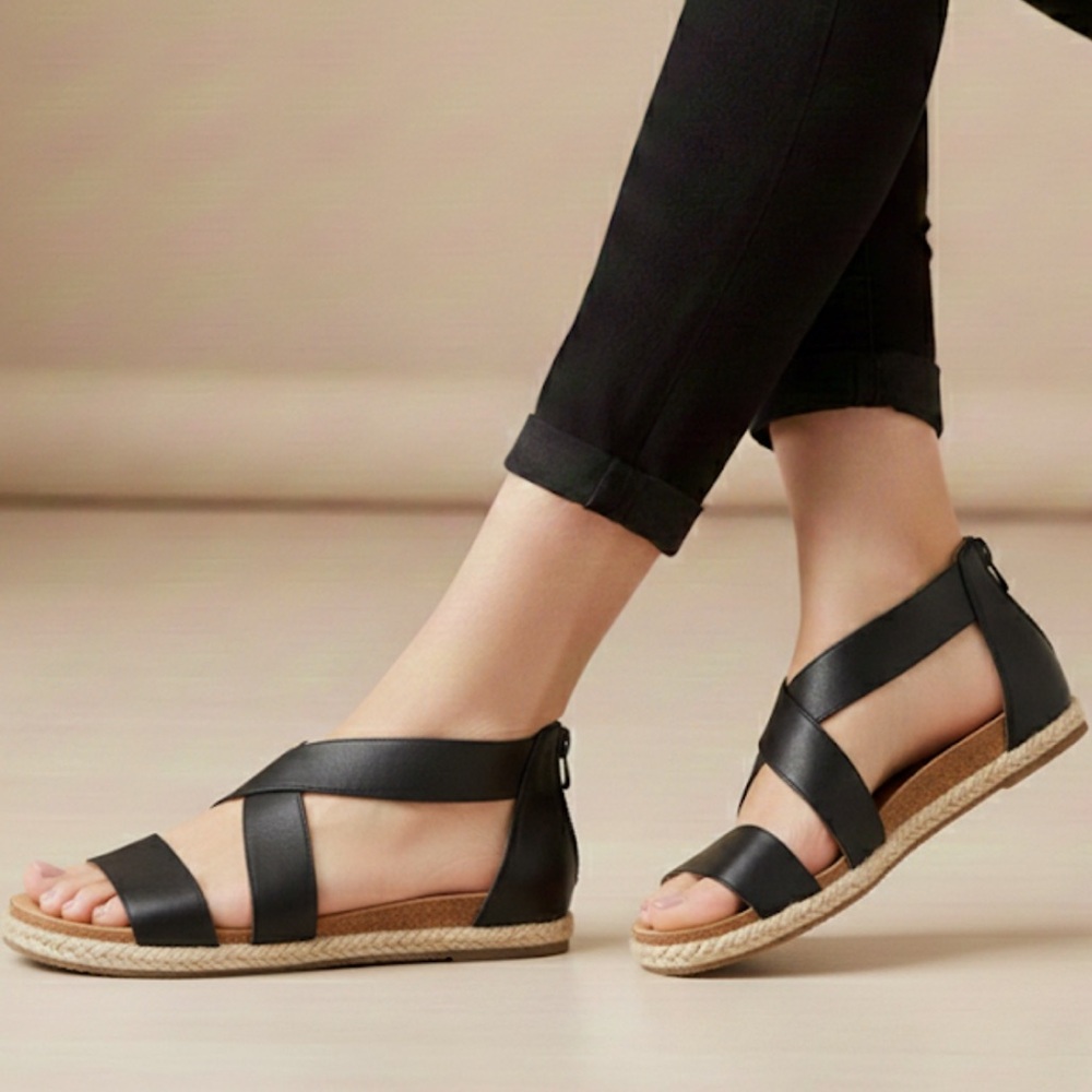 SOUL Cindi Sandals Black Faux Leather Strappy Soft Footbed Sandals Size 8